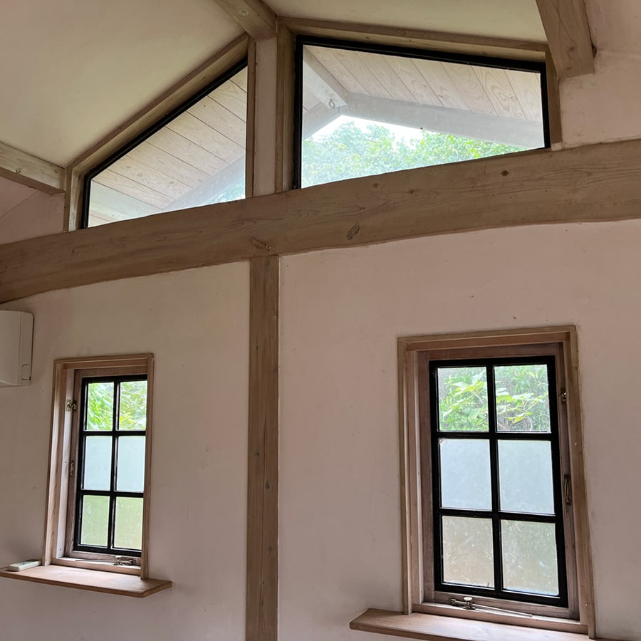 白壁の部屋の写真